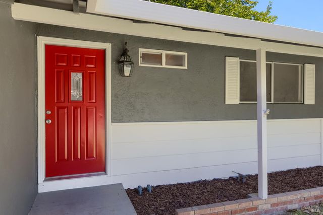 661 Mathews Ct, Vacaville, CA 95687