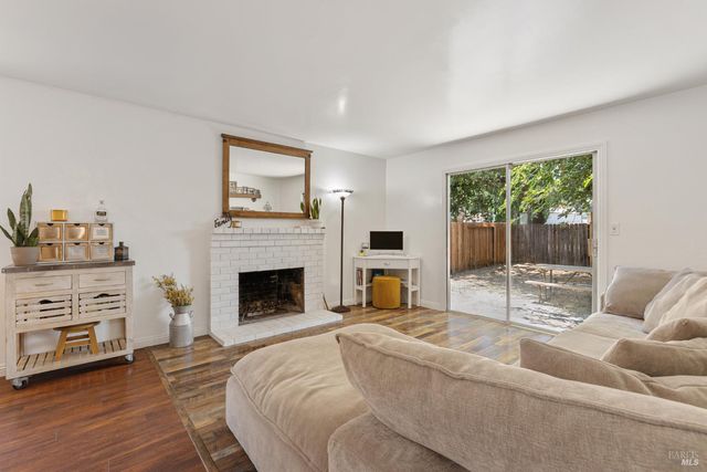 661 Mathews Ct, Vacaville, CA 95687
