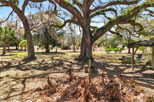 7610 E Spanish Trail, Floral City, FL 34436