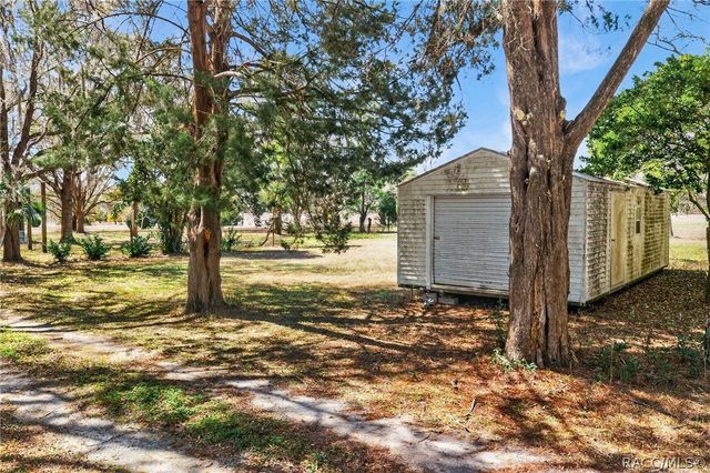 7610 E Spanish Trail, Floral City, FL 34436