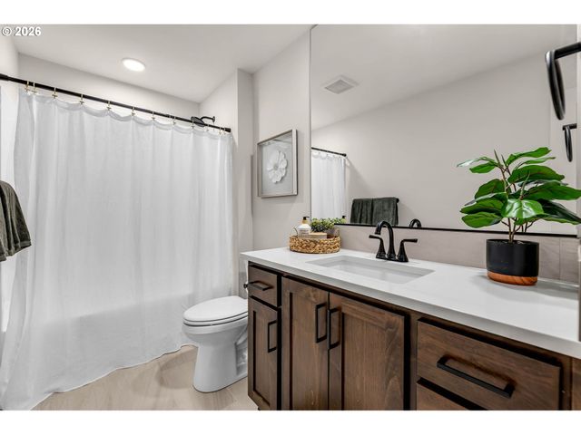 17115 Ne 83RD St, Vancouver, WA 98682