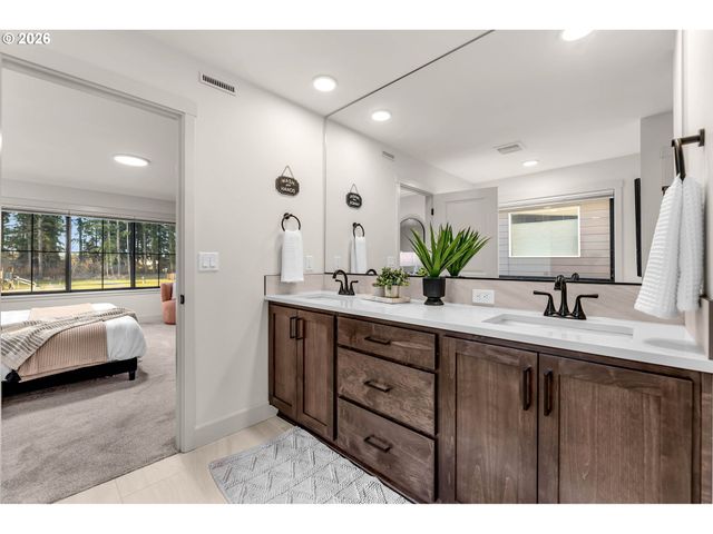 17115 Ne 83RD St, Vancouver, WA 98682