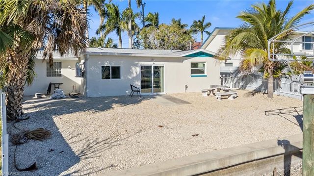 11828 Island AVE, Matlacha, FL 33993