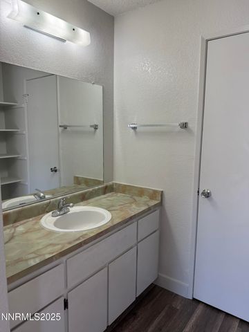 1527 Steven Court, Sparks, NV 89431