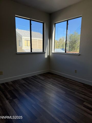 1527 Steven Court, Sparks, NV 89431