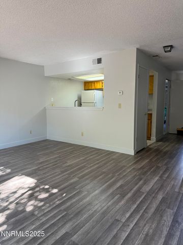 1527 Steven Court, Sparks, NV 89431