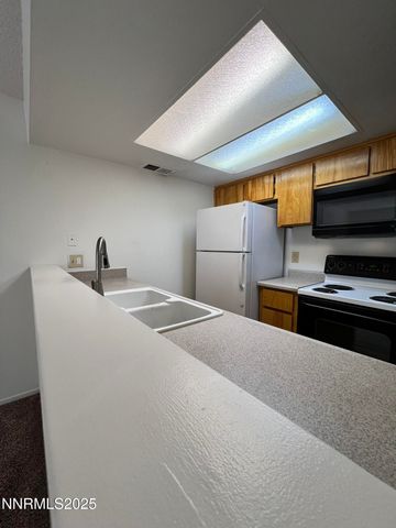 1527 Steven Court, Sparks, NV 89431