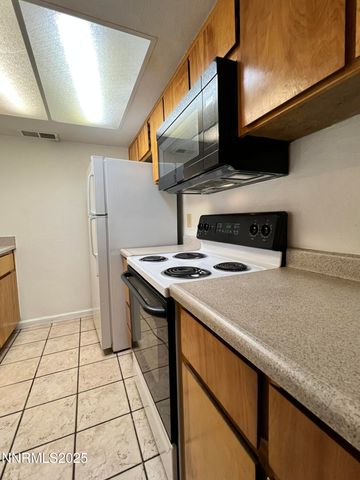 1527 Steven Court, Sparks, NV 89431