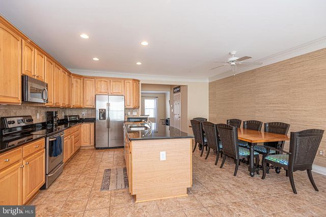 18 CANAL SIDE MEWS W, Ocean City, MD 21842