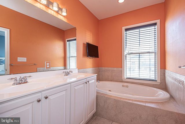 18 CANAL SIDE MEWS W, Ocean City, MD 21842