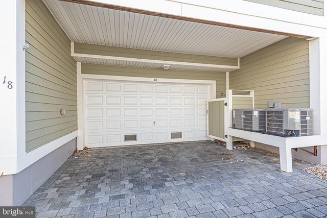 18 CANAL SIDE MEWS W, Ocean City, MD 21842