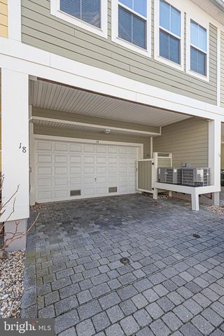 18 CANAL SIDE MEWS W, Ocean City, MD 21842