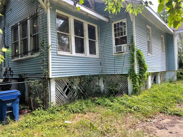 2424 Highland Avenue, Shreveport, LA 71104