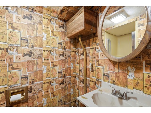 1595 Nw 1ST St, Gresham, OR 97030