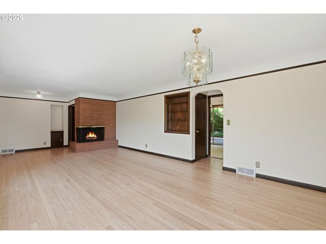1595 Nw 1ST St, Gresham, OR 97030