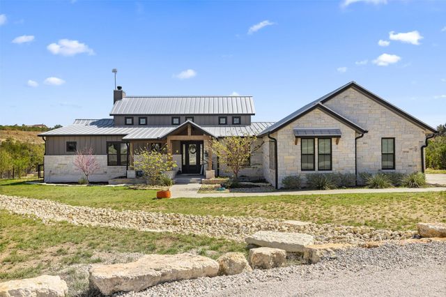 2105 Legacy Hills DR, Johnson City, TX 78636