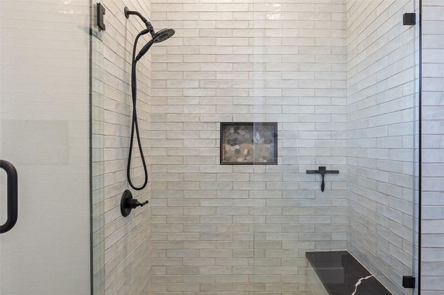 2105 Legacy Hills DR, Johnson City, TX 78636