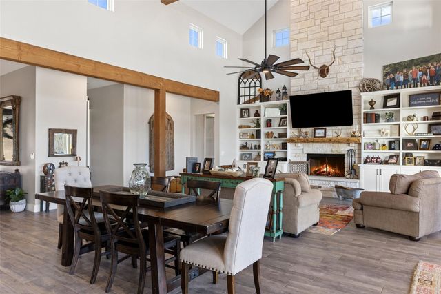 2105 Legacy Hills DR, Johnson City, TX 78636