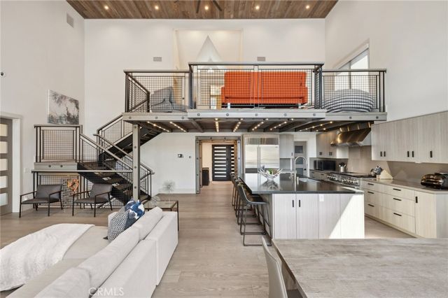 496 North State Highway 173, Lake Arrowhead, CA 92352