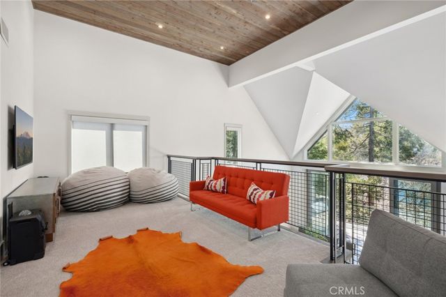 496 North State Highway 173, Lake Arrowhead, CA 92352