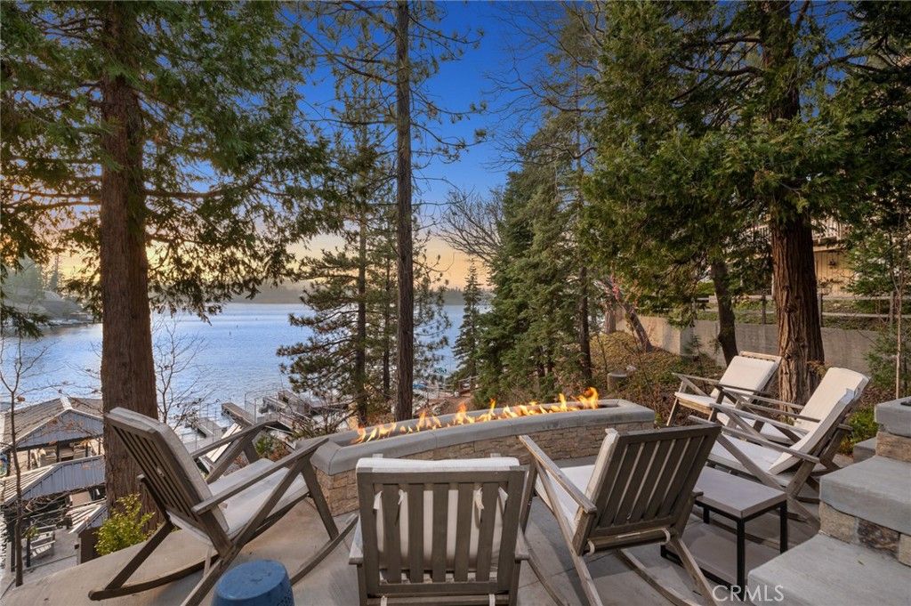 496 North State Highway 173, Lake Arrowhead, CA 92352