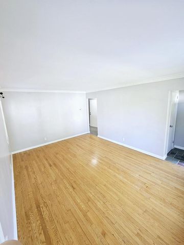 3153 S 39th STREET, Milwaukee, WI 53215