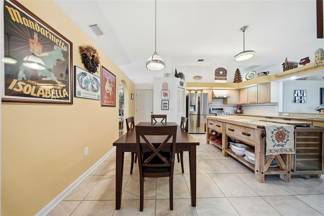 10005 KATIE COURT, Tampa, FL 33647