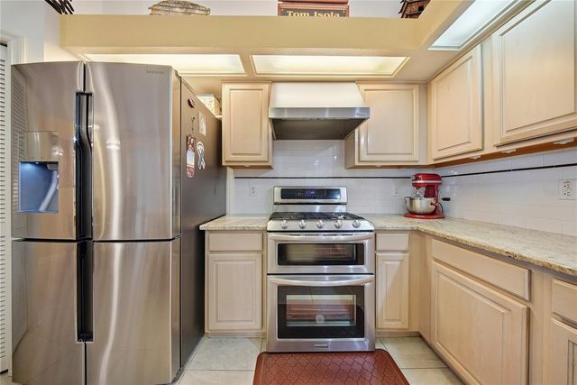 10005 KATIE COURT, Tampa, FL 33647