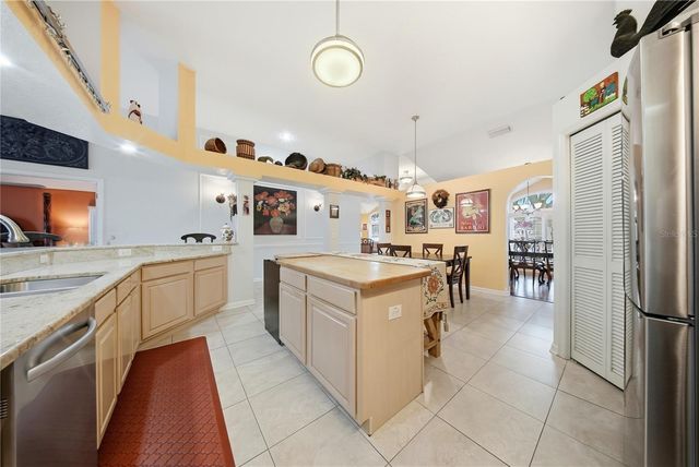 10005 KATIE COURT, Tampa, FL 33647