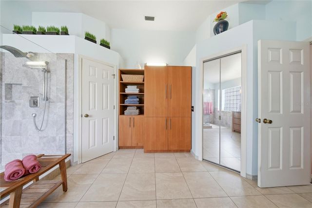 10005 KATIE COURT, Tampa, FL 33647