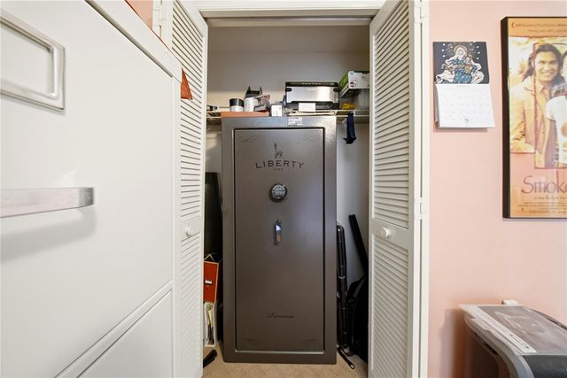 10005 KATIE COURT, Tampa, FL 33647