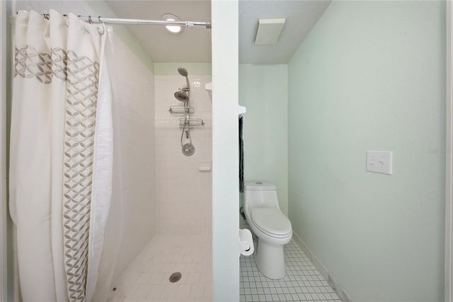 10005 KATIE COURT, Tampa, FL 33647