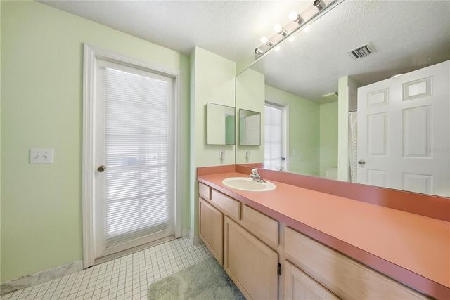 10005 KATIE COURT, Tampa, FL 33647