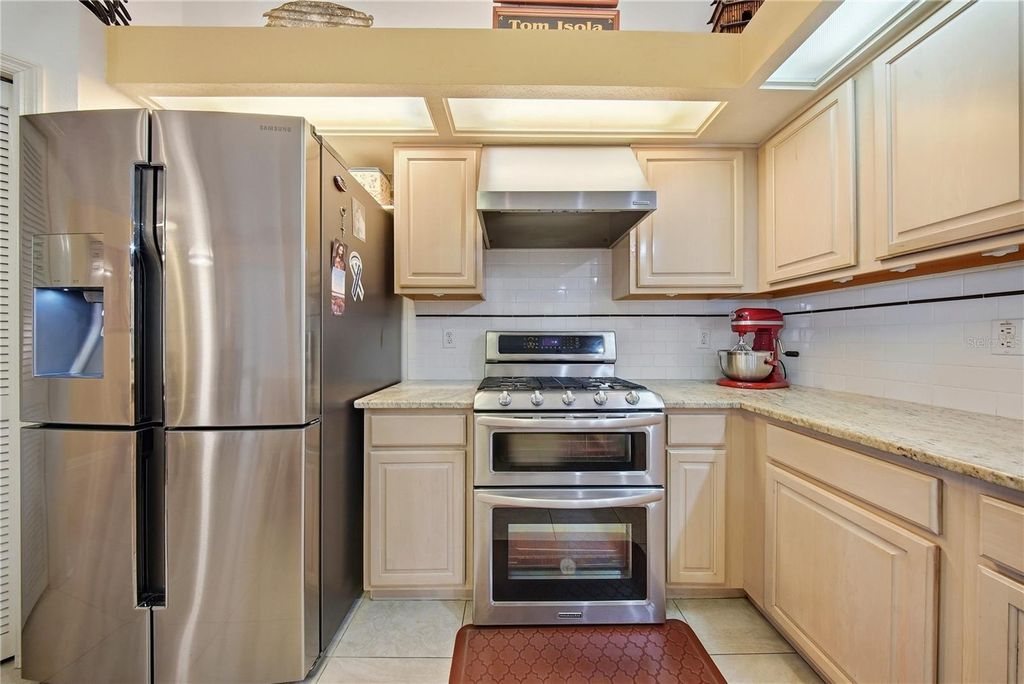 Image 20 of property listing at 10005 KATIE COURT, Tampa, FL 33647