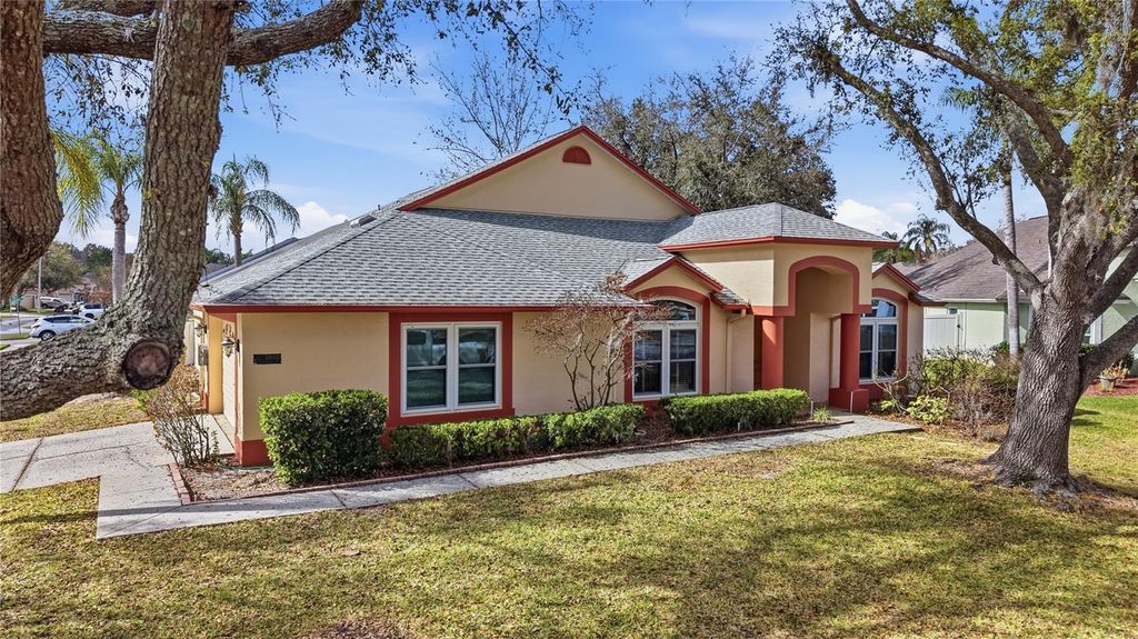 Image 3 of property listing at 10005 KATIE COURT, Tampa, FL 33647