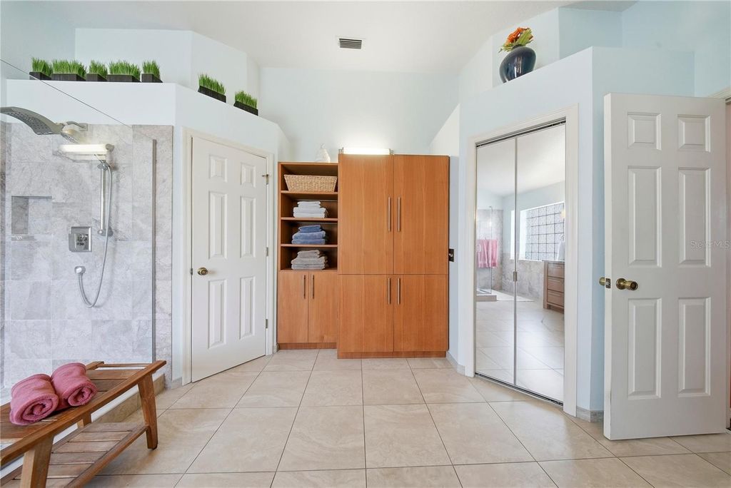 Image 34 of property listing at 10005 KATIE COURT, Tampa, FL 33647