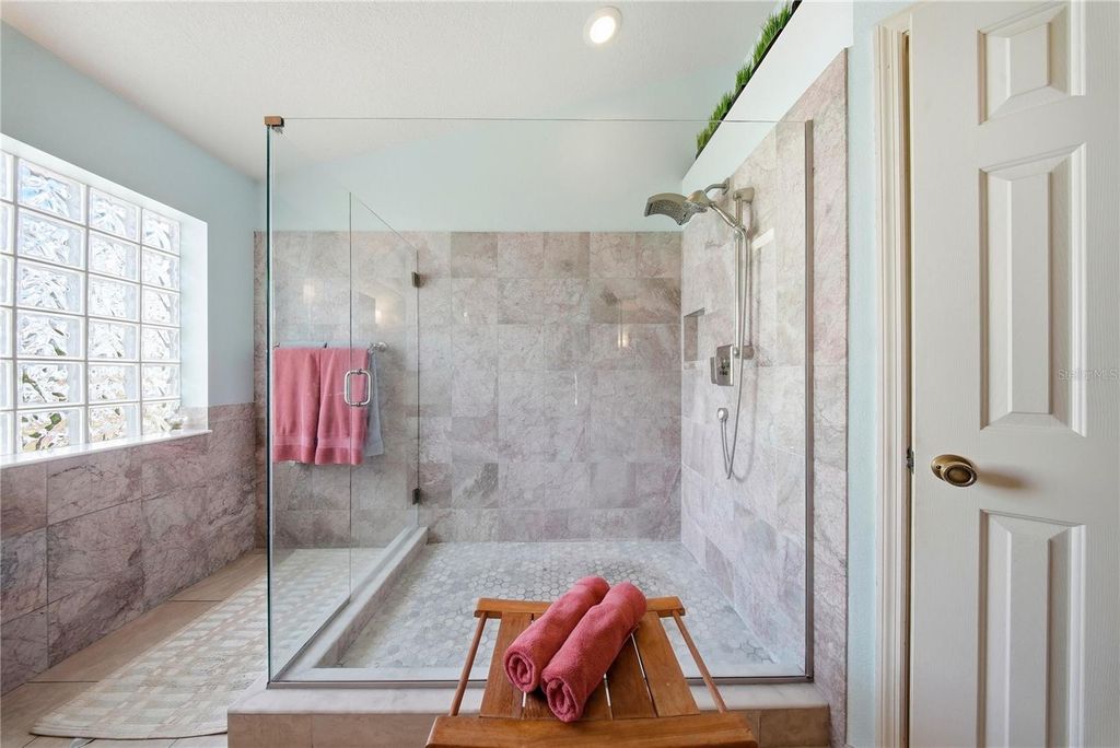 Image 36 of property listing at 10005 KATIE COURT, Tampa, FL 33647