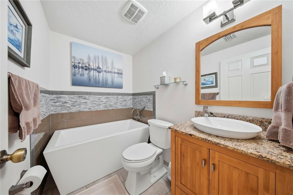 Image 37 of property listing at 10005 KATIE COURT, Tampa, FL 33647