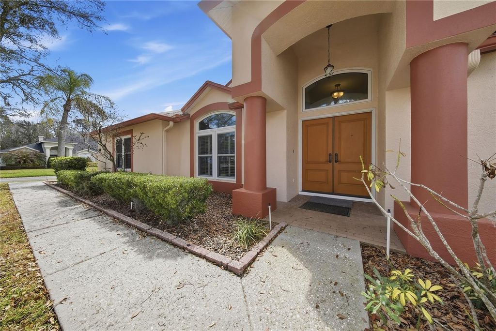 Image 6 of property listing at 10005 KATIE COURT, Tampa, FL 33647