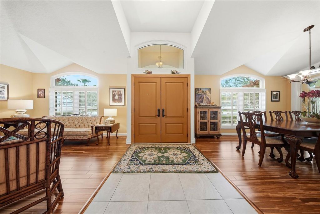 Image 10 of property listing at 10005 KATIE COURT, Tampa, FL 33647