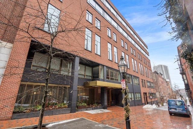 45 Temple St 102, Boston, MA 02114