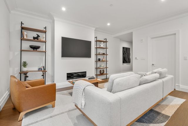 45 Temple St 102, Boston, MA 02114