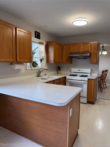 29178 Roycroft Street, Livonia, MI 48154