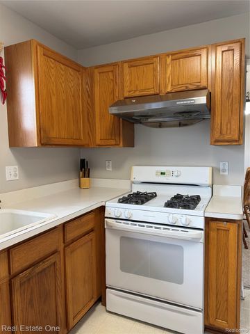 29178 Roycroft Street, Livonia, MI 48154