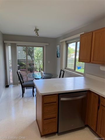 29178 Roycroft Street, Livonia, MI 48154