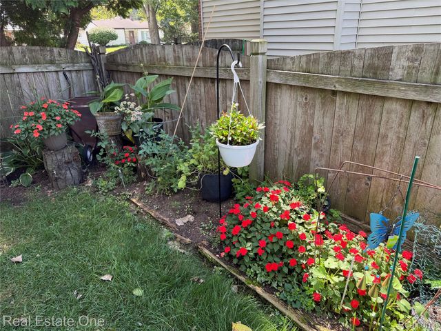29178 Roycroft Street, Livonia, MI 48154