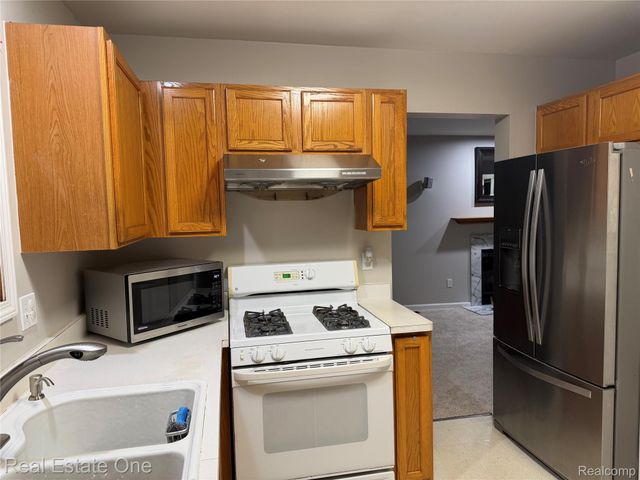 29178 Roycroft Street, Livonia, MI 48154