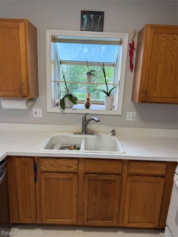29178 Roycroft Street, Livonia, MI 48154