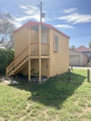 1907 O 1/2 C, Galveston, TX 77550