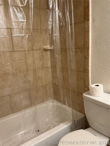2224 E 66th Place 1208, Tulsa, OK 74136